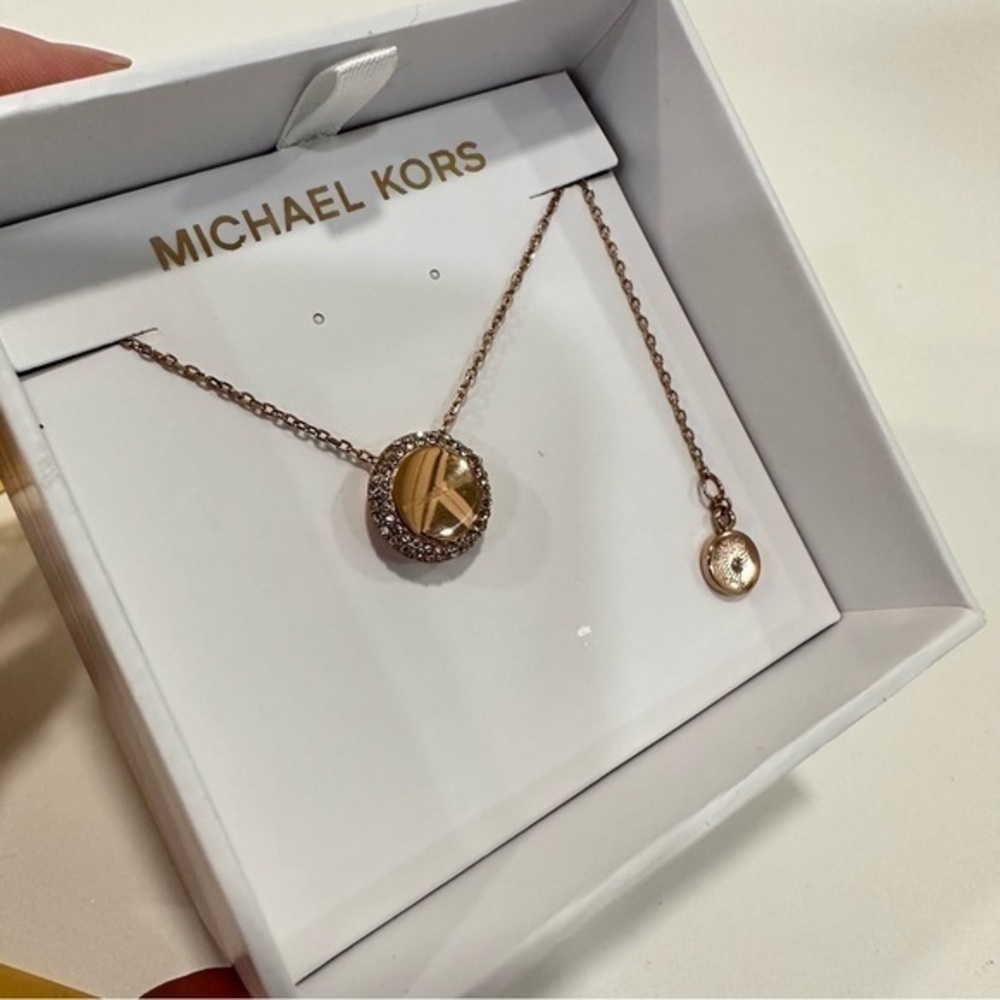 NEW Michael Kors Crystals Paved Disc Medallion Necklace Rose Gold - Picture 3 of 9